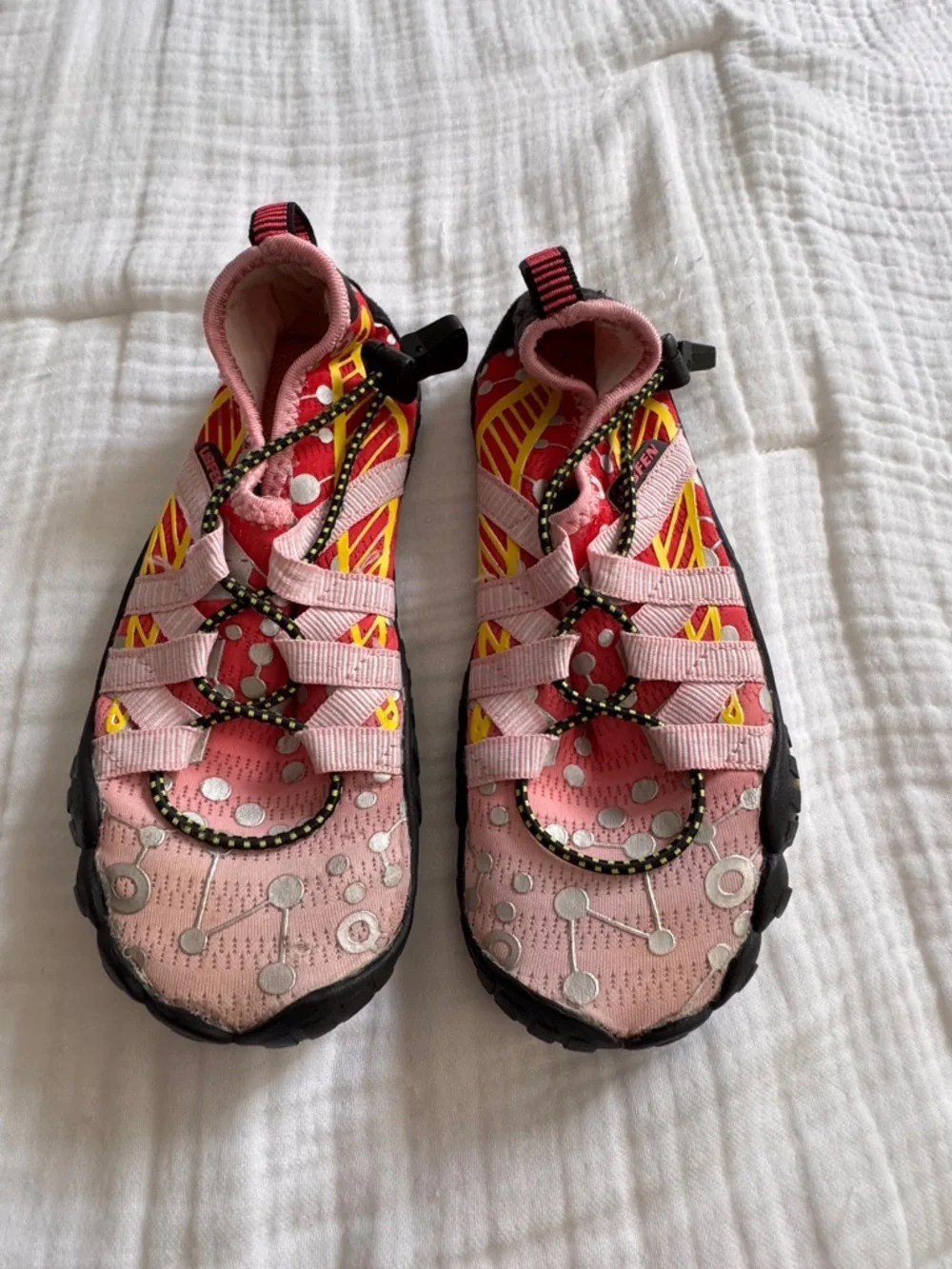 UBFEN Kids Pink Water Shoes with Quick-Lace Closure size 2